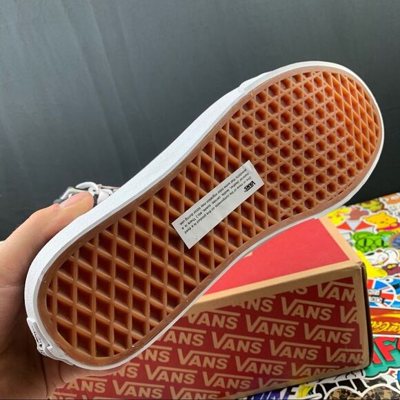 Vans Old Skool Suede Deboss Logo Women’s Various Sizes - Picture 4 of 12